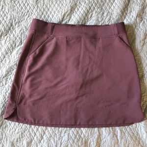Casual skort. Size med. GUC.